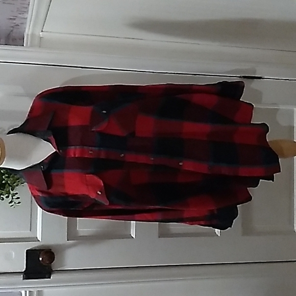 Mens large Northwest Territory red plaid flannel Christmas fall button down - Picture 1 of 2